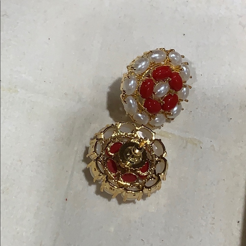 studs - Picture 3 of 3